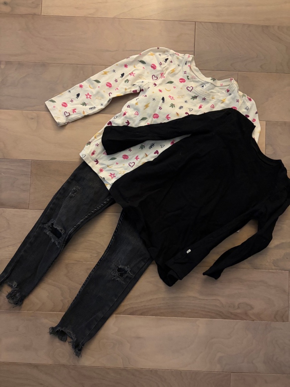 GAP Girls White Long Sleeve Tee with Pink & Yellow Heart Graphics